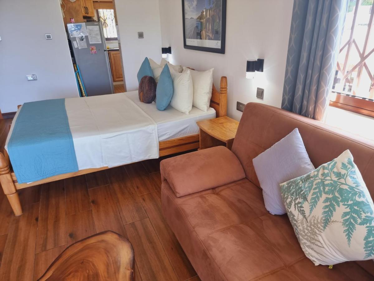 Drake Seaside Studio Apartments Bel Ombre Eksteriør billede