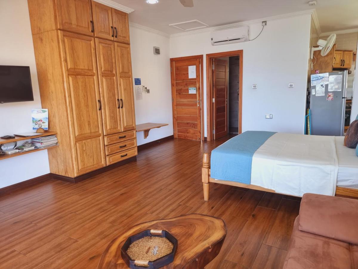 Drake Seaside Studio Apartments Bel Ombre Eksteriør billede