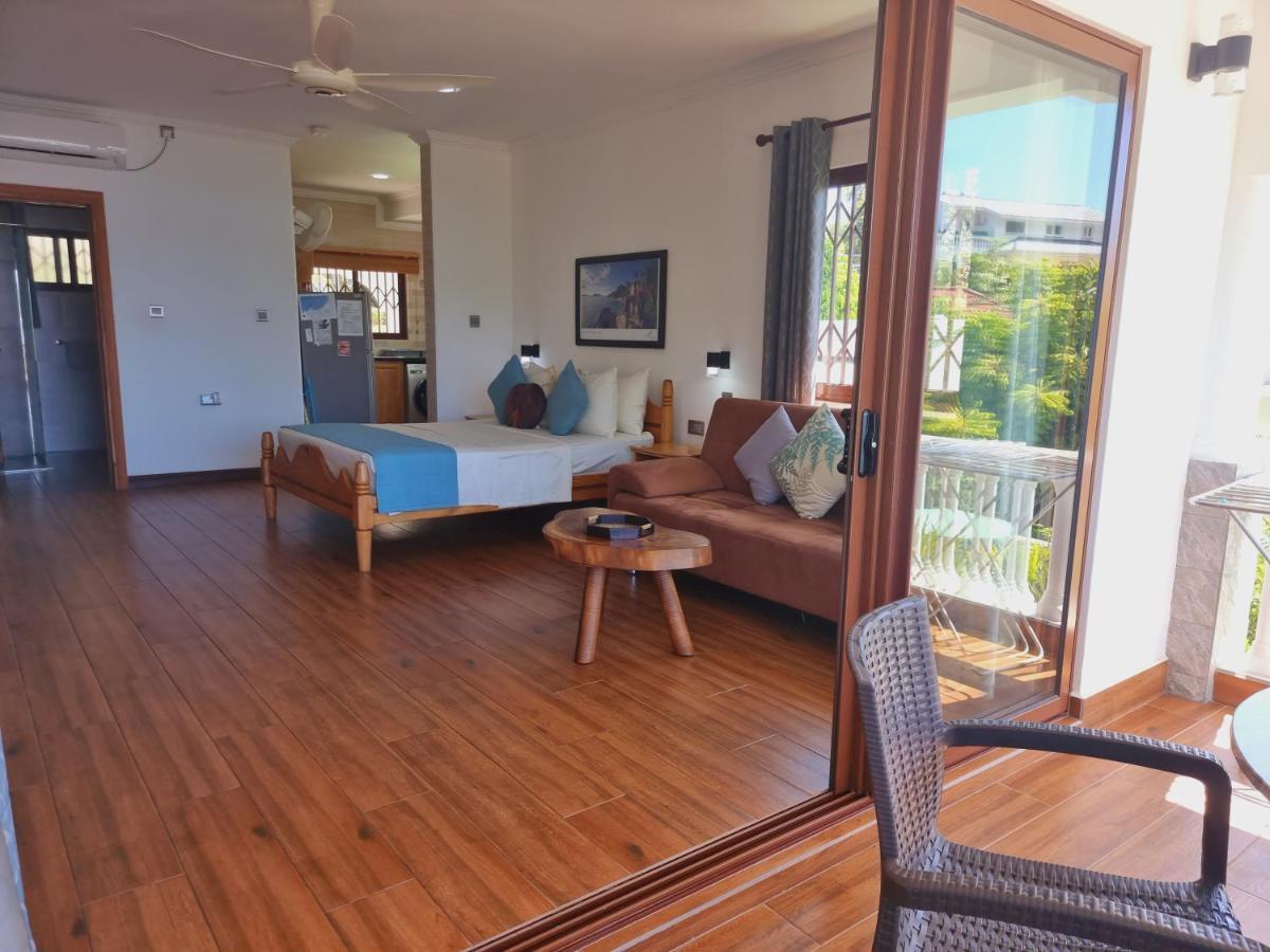 Drake Seaside Studio Apartments Bel Ombre Eksteriør billede