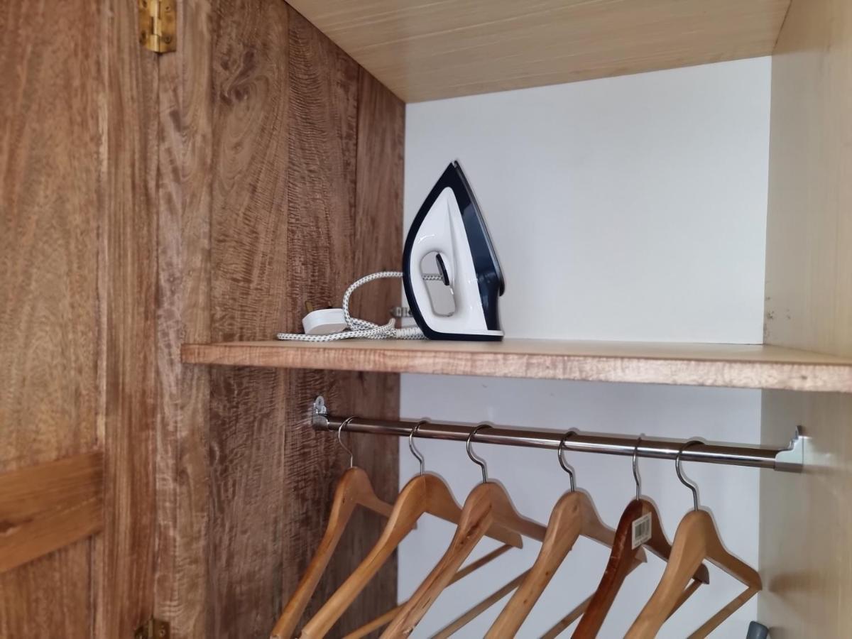 Drake Seaside Studio Apartments Bel Ombre Eksteriør billede